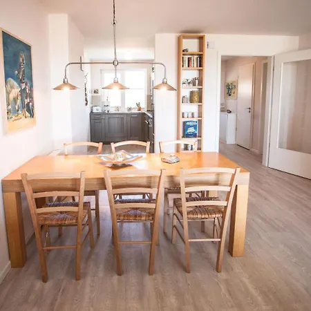 Holiday home Deichhaus Aalfaenger Mit Boddenblick, Kamin Und Strandnaehe